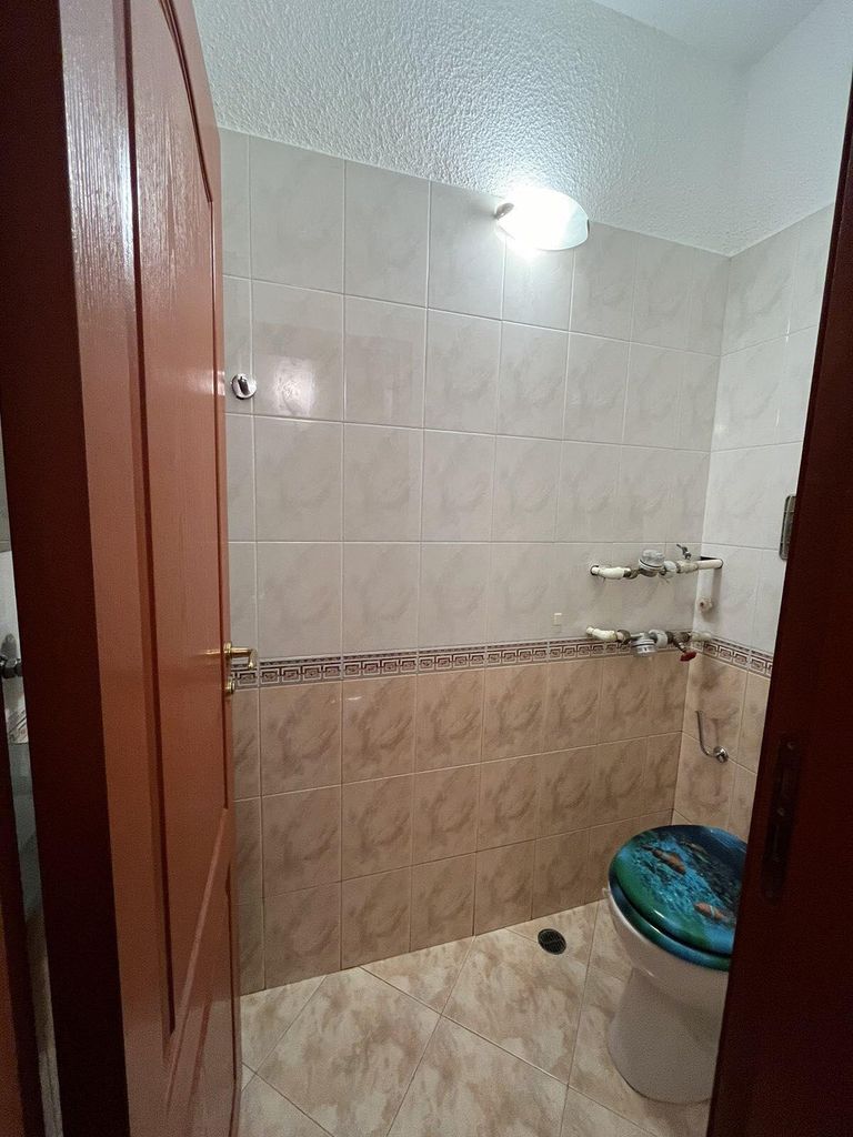 Дава се под наем Тристаен апартамент в София, Банишора - 140 кв.м за 750 € - Снимка #8