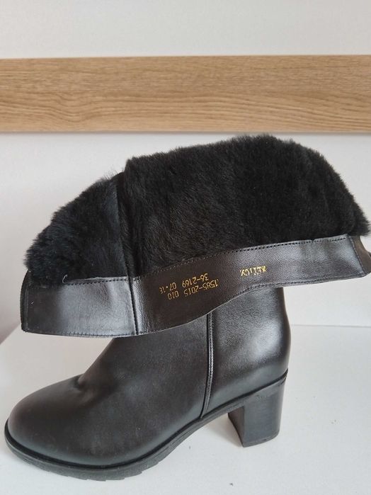 Продаются сапоги