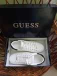 Adidasi dama Guess
