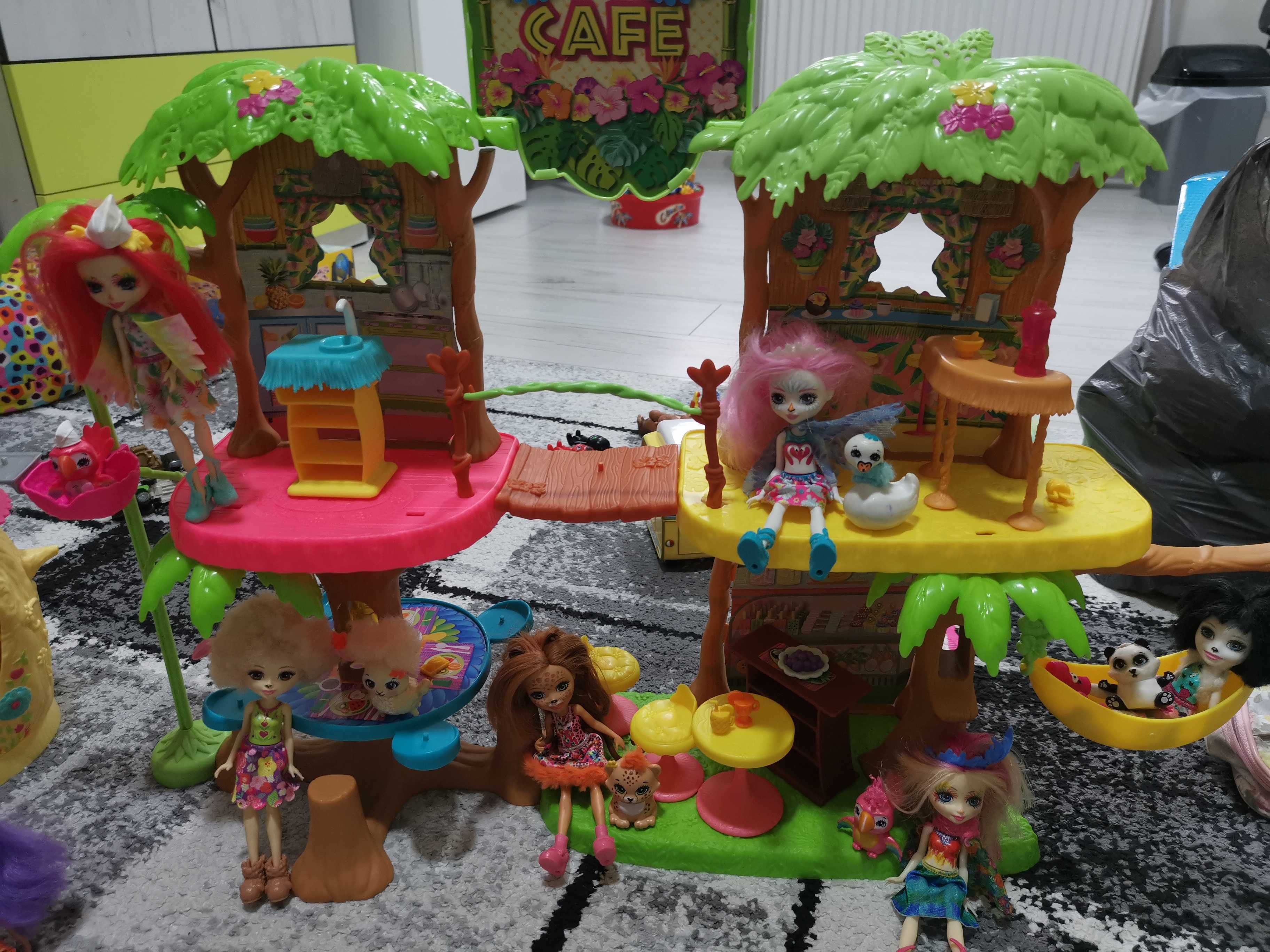 Кукли и къщи на enchantimals