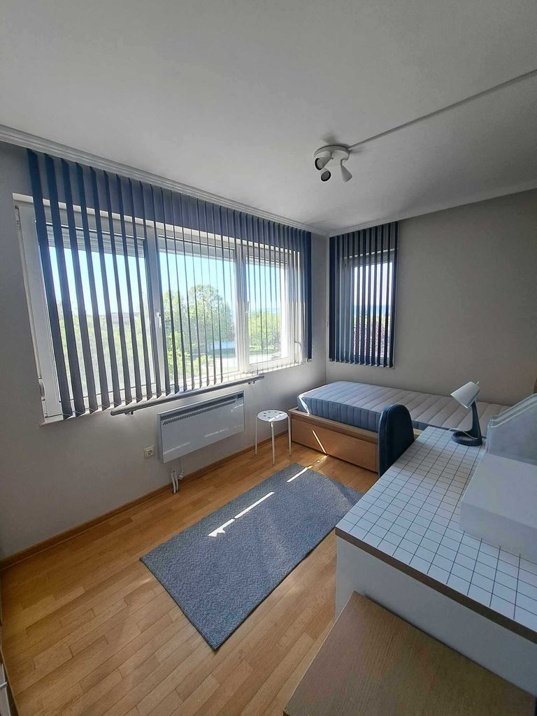 Дава се под наем Четиристаен апартамент в Варна, Автогара - 130 кв.м за 1200 € - Снимка #5