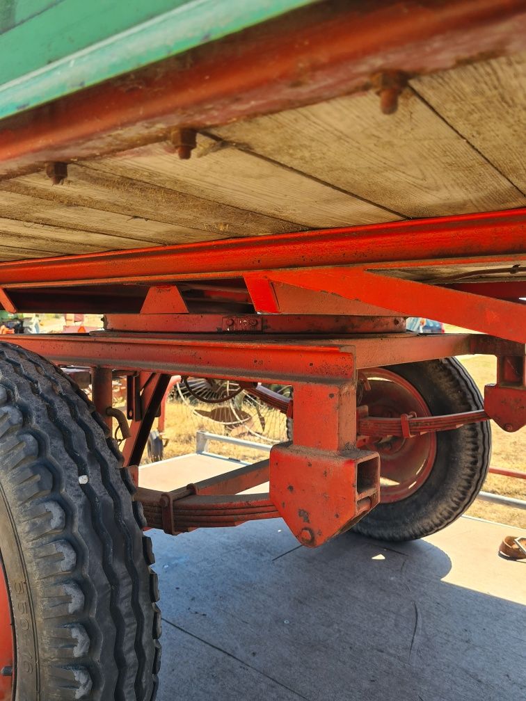 Vând remorca după tractor