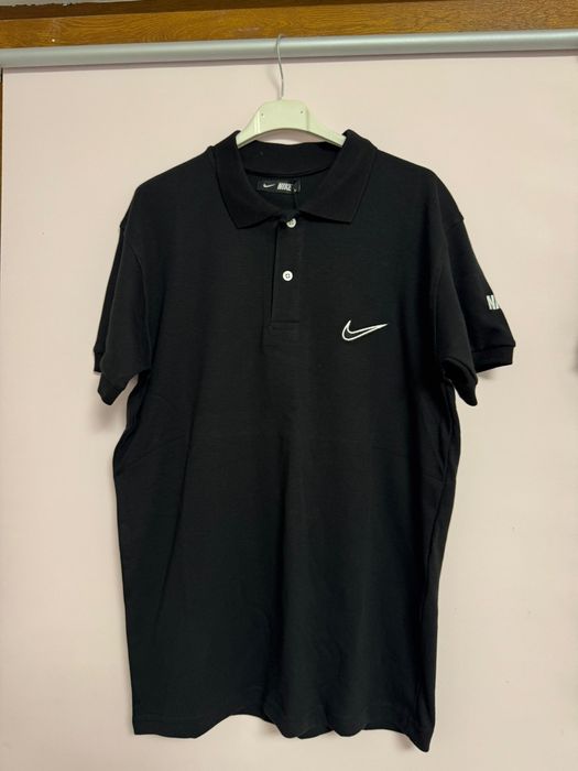 Tricouri de damă și de bărbați diferite mărimi și culori