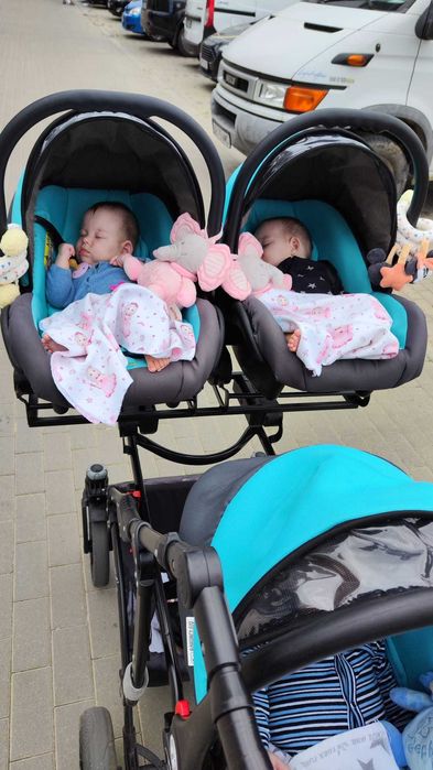 Se vinde cărucior pentru tripleți 3 in 1