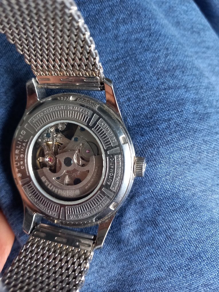 Продавам автомат ичен часовник Stuhrling