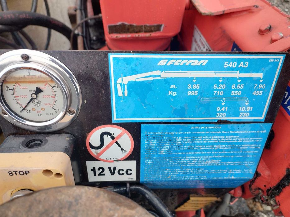 Автокран за лекотоварен камион