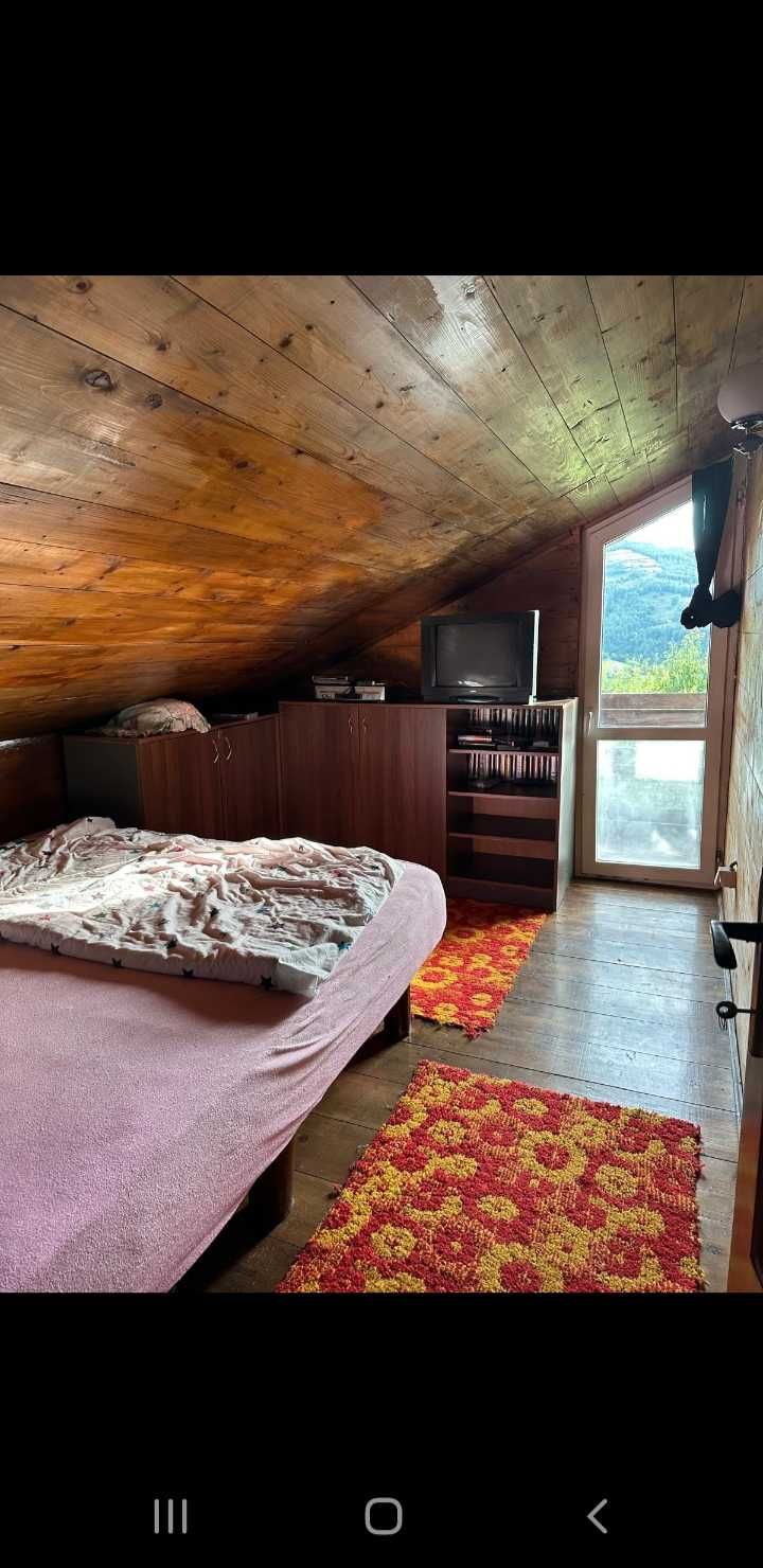 Inchiriez cabana pentru Untold si fac transport pentru 6 persoane