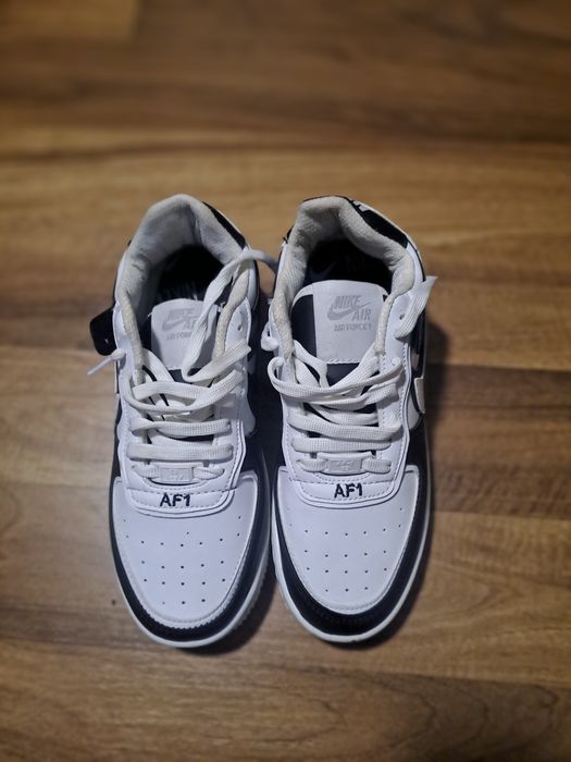 2 perechi de adidași