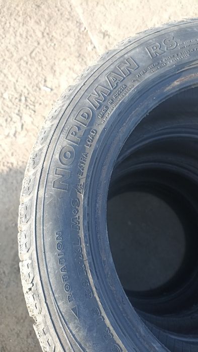 Зимние шины б.у в отличном состоянии