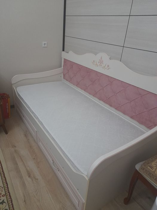 Кровать односпальная