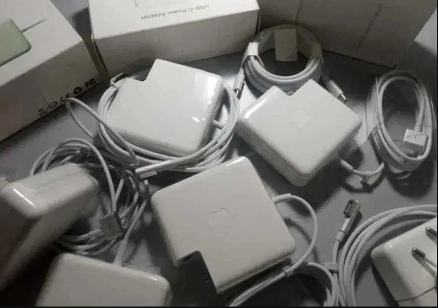 на все модели к макбуку - зарядка - блок питания зарядник