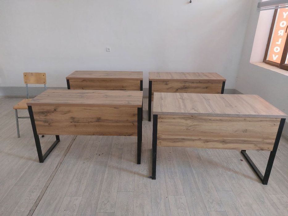 O'quv markaz jihozlari sotiladi.