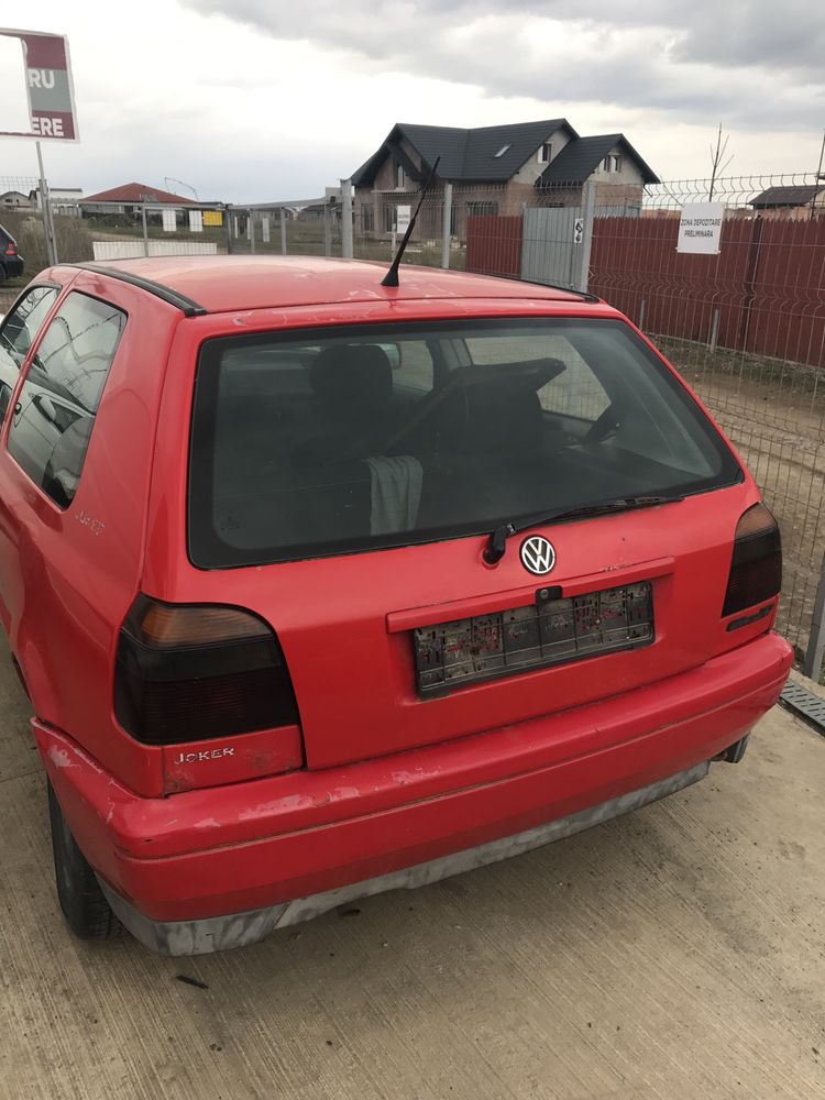 Volkswagen Golf 3 an 1997  1.6 benzina Dezmembrez