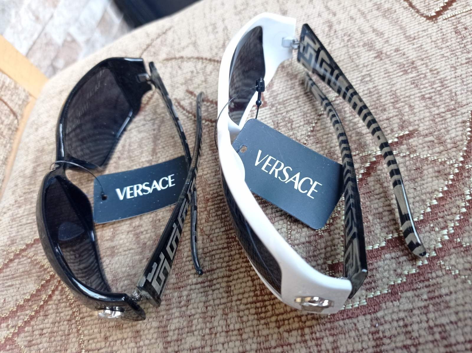 Продавам слънчеви очила марка Versace.