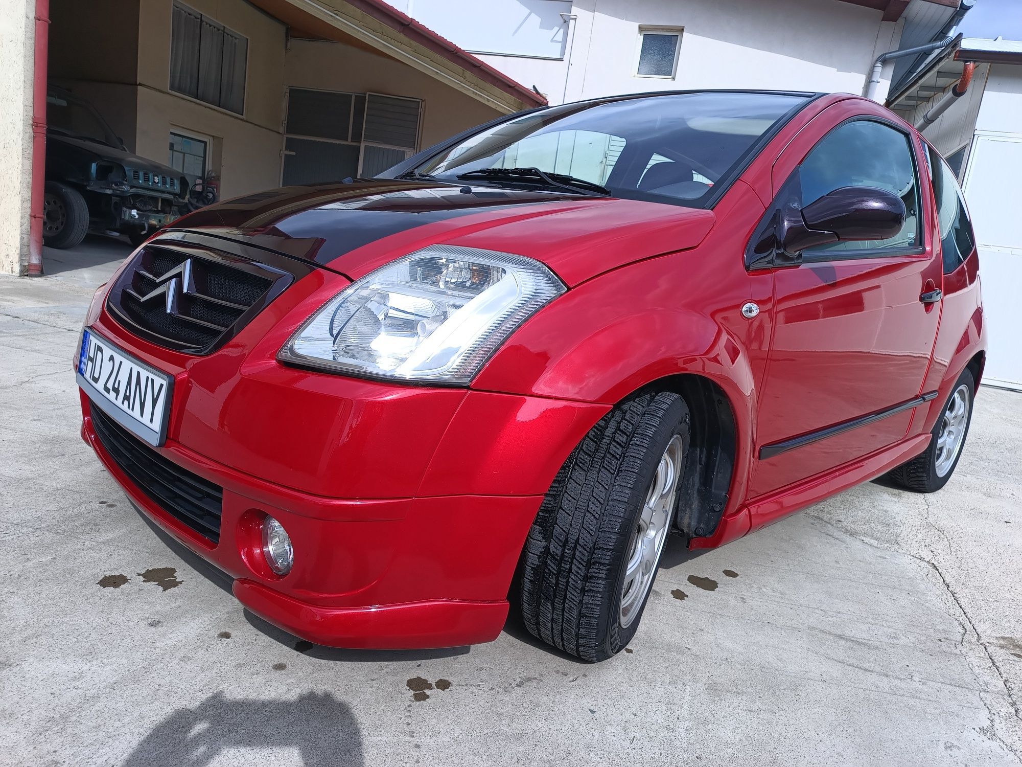 Vând Citroen C2 impecabil .
