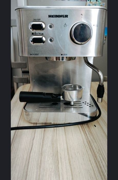 Mobila bucătărie + hota ,aragaz și aparat de cafea