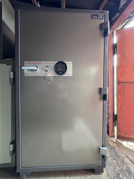 Продам сейф pro-safe hm-140