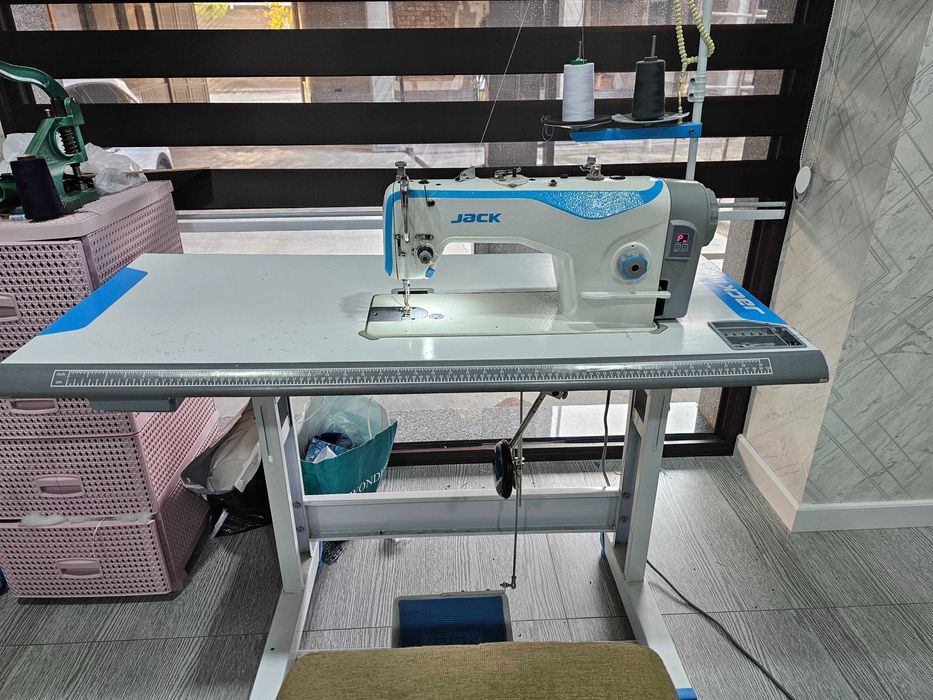 Швейная машинка Jack