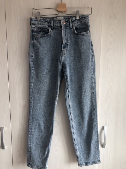 Vând blugi Stradivarius mom slim