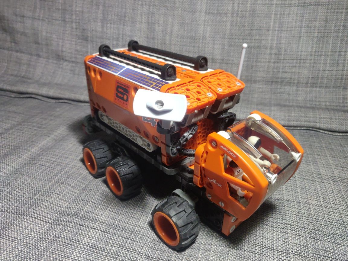 Мобильная лаборатория VEX Explorers от HEXBUG