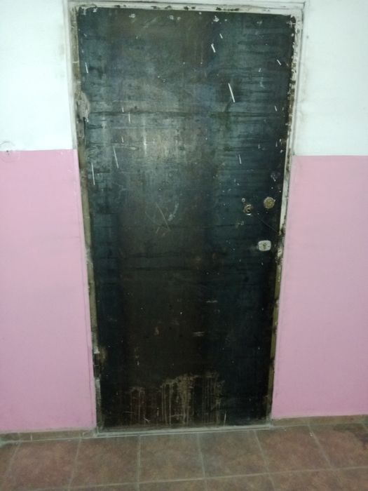 2 есік. 1 ришотка  бу