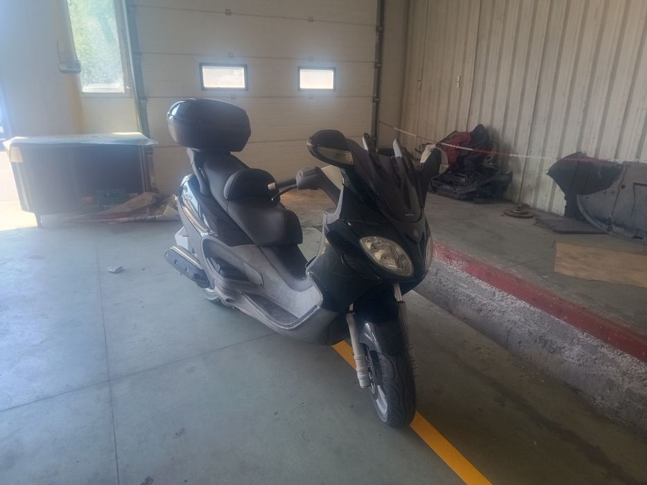 Vând sau schimb Piaggio X9 500 evolution