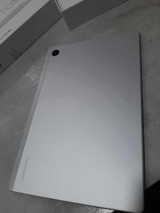 Таблет Samsung  Tab A8 10.5" 64/4 , Android 14, Като нов
