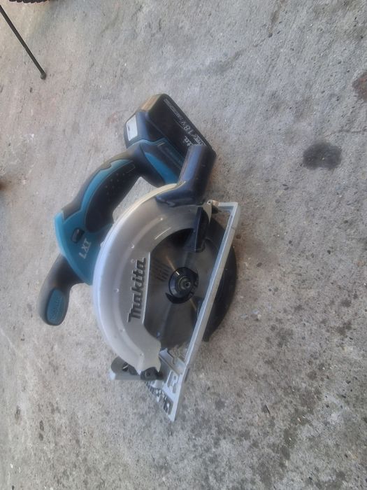 Circular makita DSS 611 .