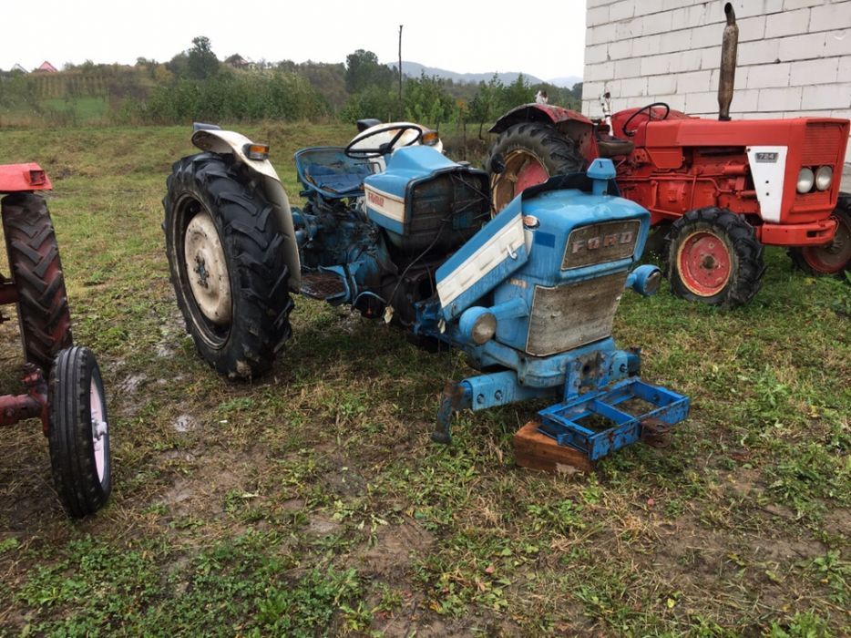 Dezmembrez tractor Ford