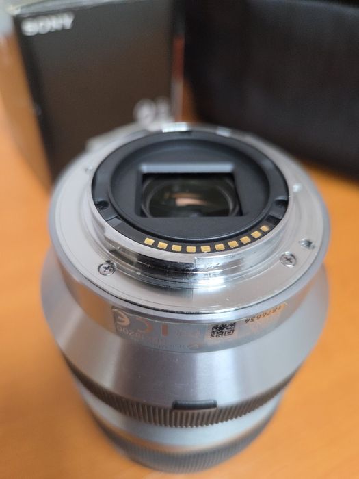 Vand obiectiv Sony E 18-200mm OSS Zoom Silver