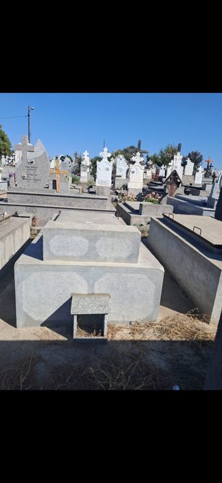 Loc de veci,Cimitirul Roboaica