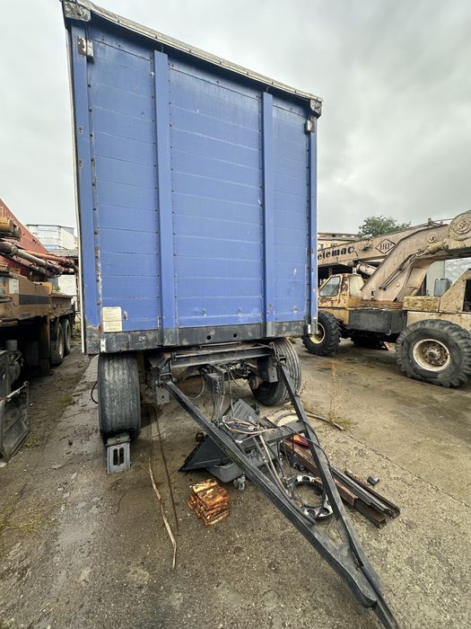 Ofertă camioane si remorci