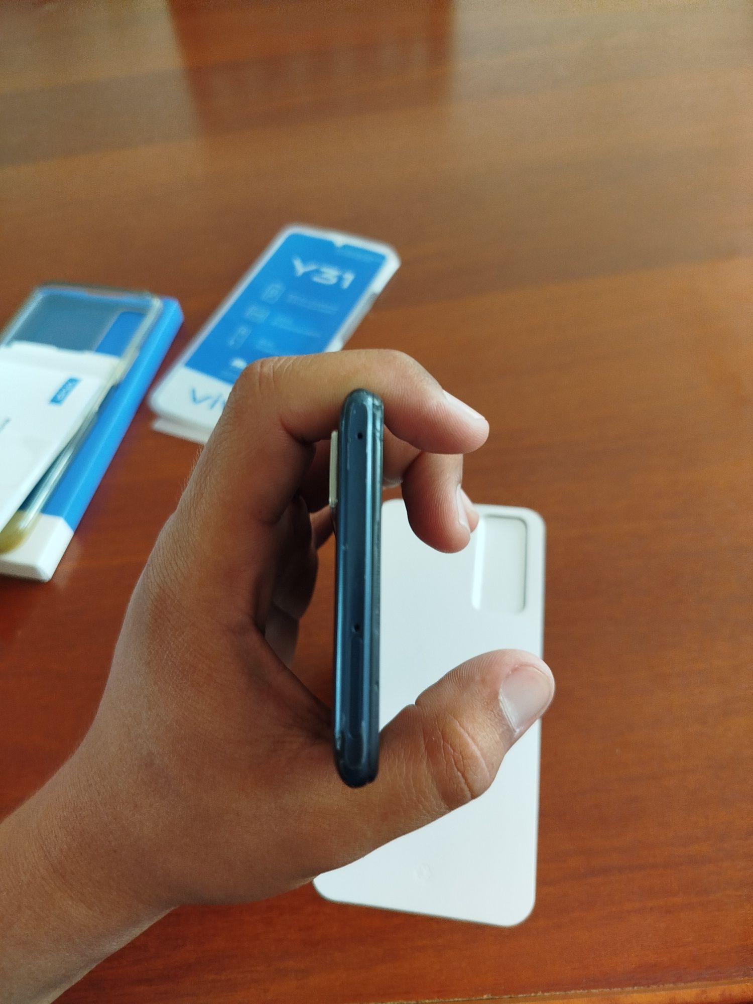 Vivo Y31  4/128 (kor/dok) sotiladi
