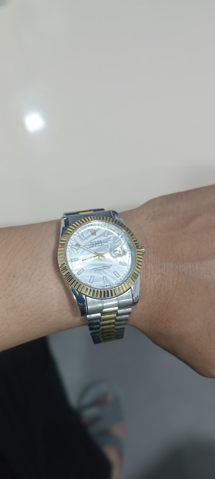 Rolex soat otlichno juda bagati ochen seryozni