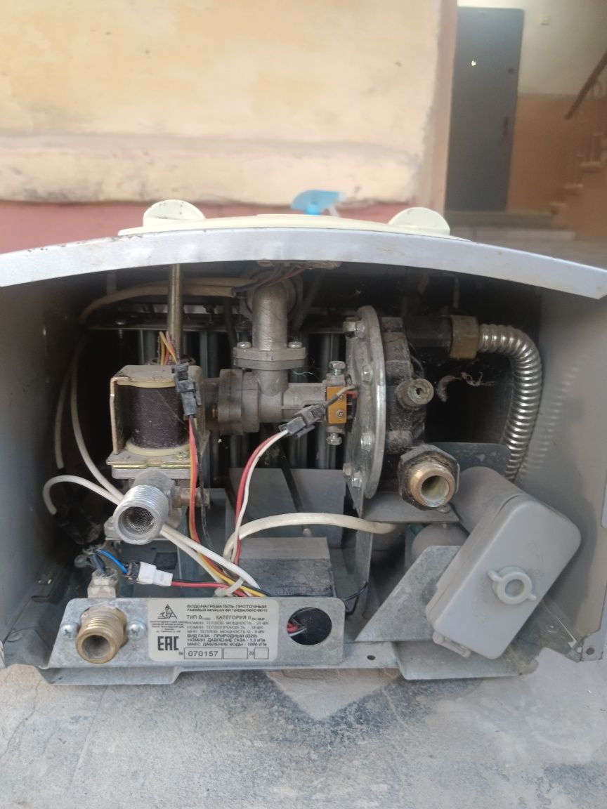 Продам газовую колонку Neva Lux 5611