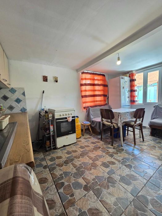 Casa si teren, Sat Crucea de Piatra, com. Calugareni, jud. Giurgiu