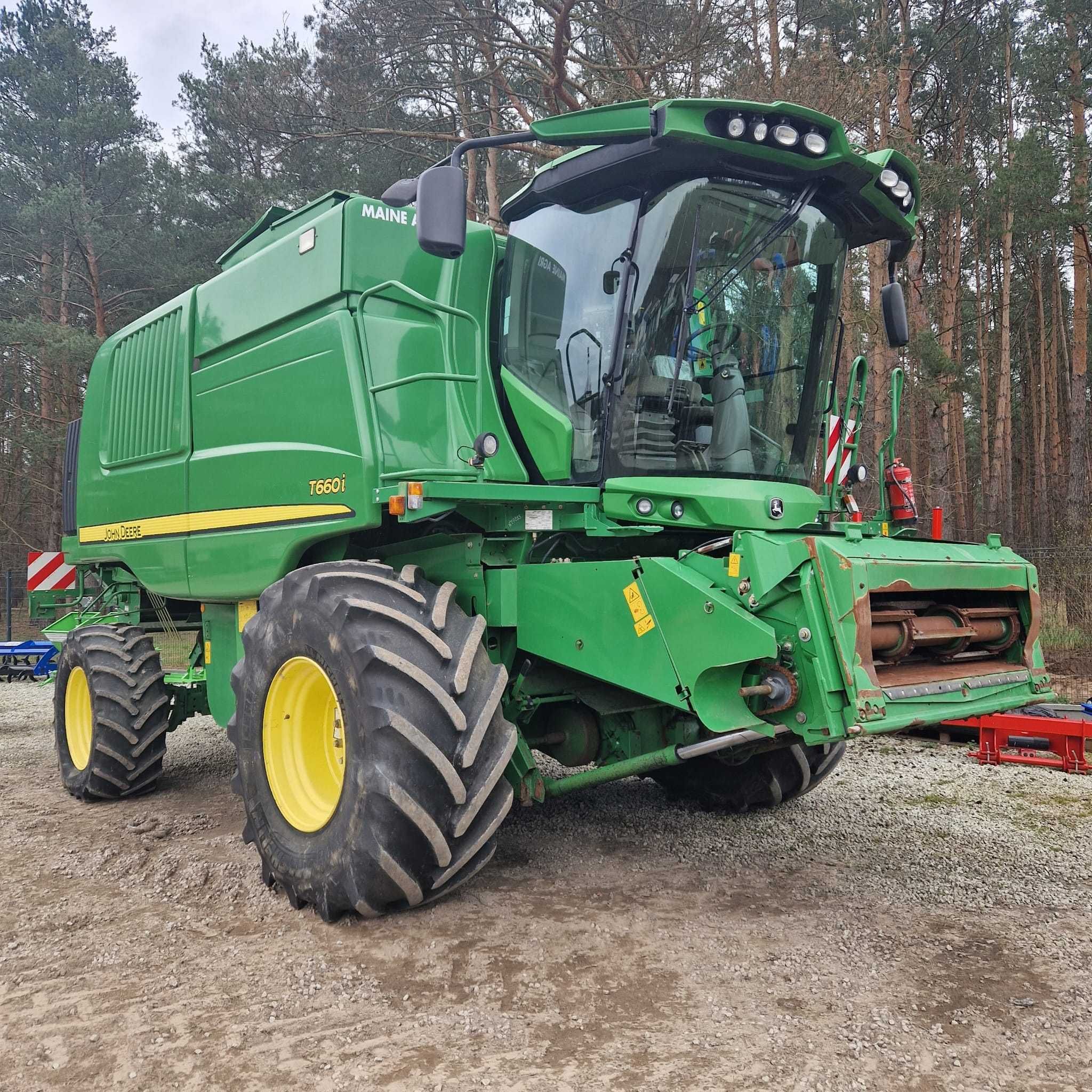 combina John Deere T660 i , header 7,6m cu carucior