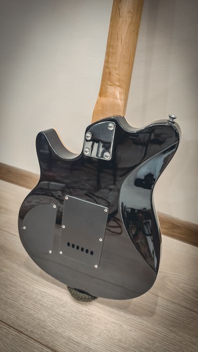 Music Man Axis китара