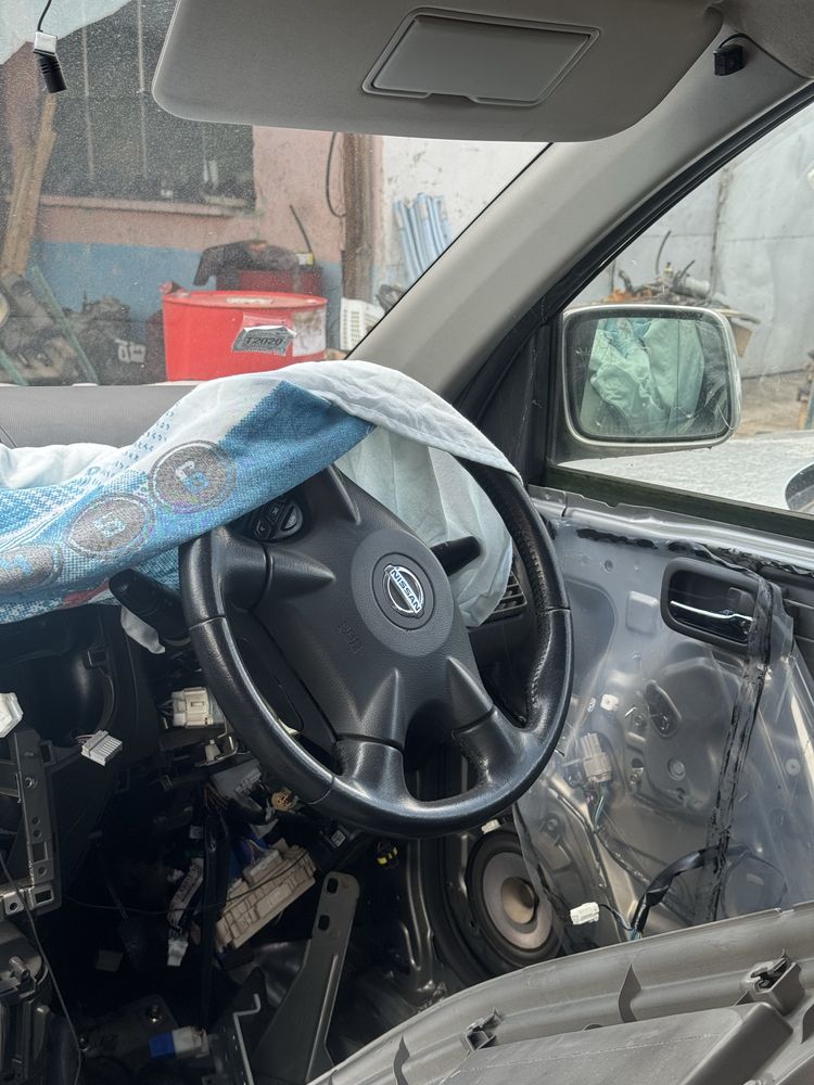 Nissan x trail на части.