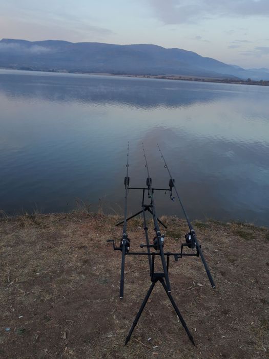 4 въдици JRC 2.75lb 3макари SHIMANO 8000 +калъф на JRC