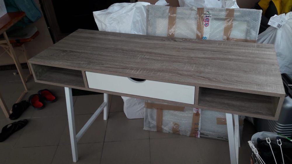 Masa de birou in stare foarte buna