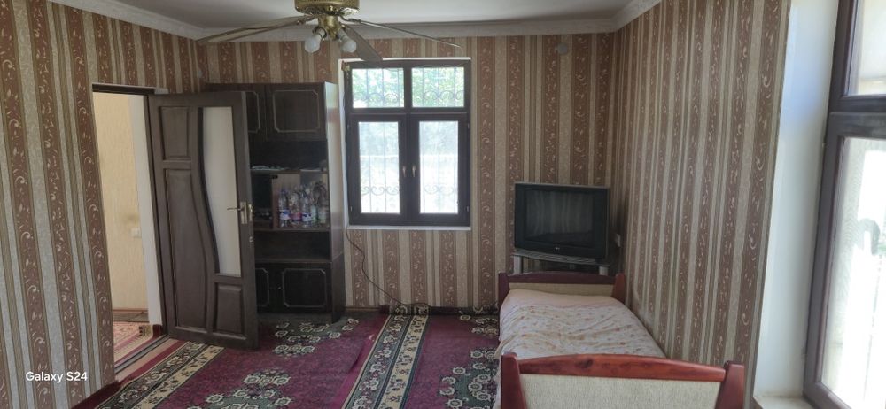 Ферма учун ёки ердан фойдаланиш учун дала ховли атрофи уралган