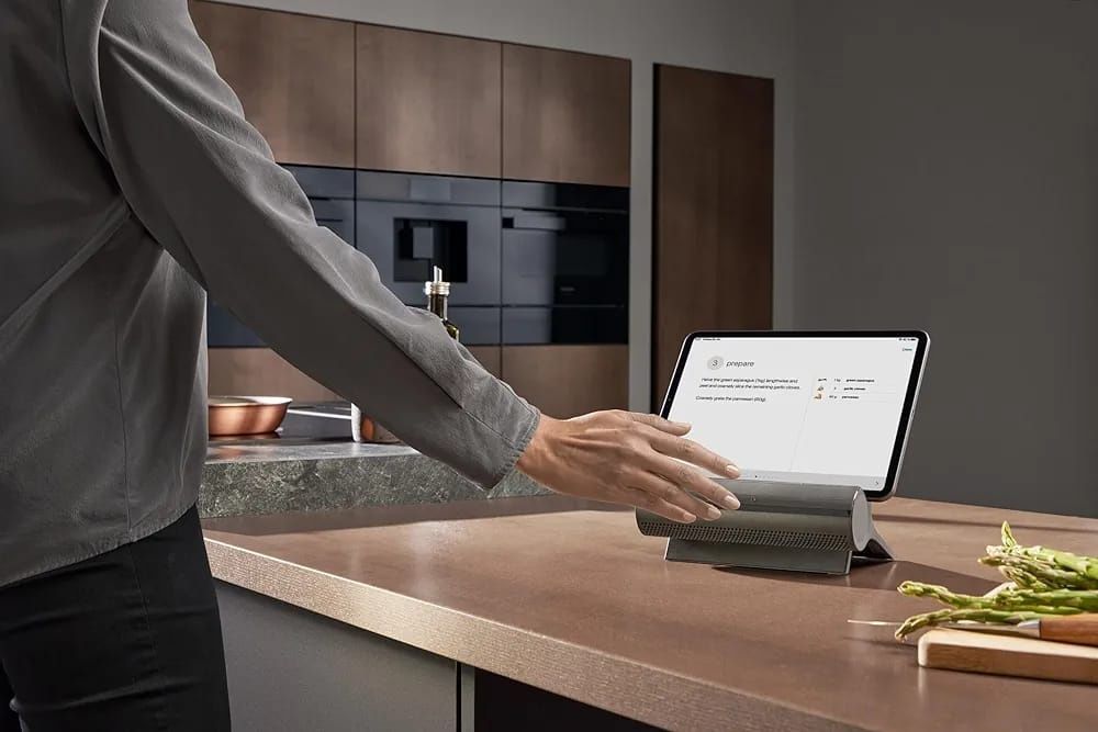 Boxa inteligenta cu Alexa si stand telefon/tableta - SIEMENS XSDS10