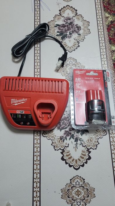 milwaukee аккумулятор 2ah и зарядное устройство м12 сша 110v