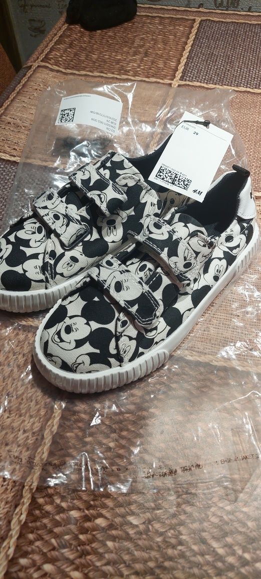 Tenisi adidas mickey h&m mar 29 noi