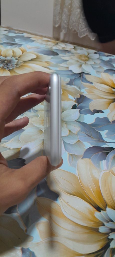 IPhone 6 64gb sotiladi srochna
