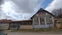 Casa la tara. In sat Mera