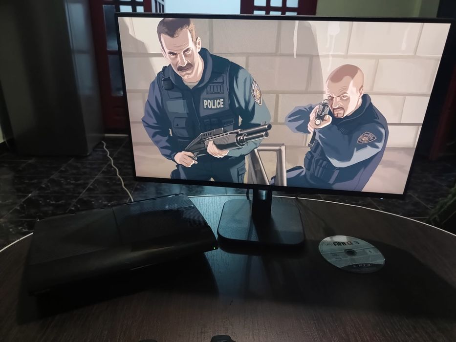PlayStation 3 + 2 jocuri (GTA IV & FIFA 2013) – stare foarte bună