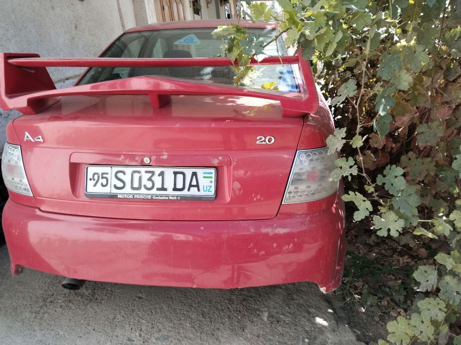 Audio moshinasi sotiladi