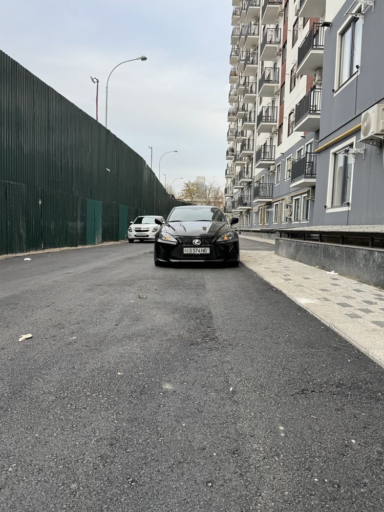 Продам Lexus is430v8 Читайте описание Хорошую скидку сделаю. Срочно!!!